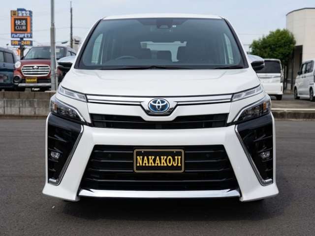 Toyota Voxy 5