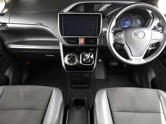 Toyota Voxy 10