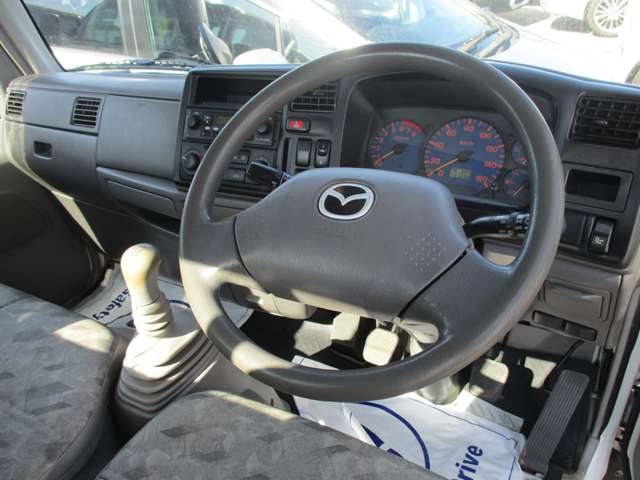Mazda Titan Dash 6