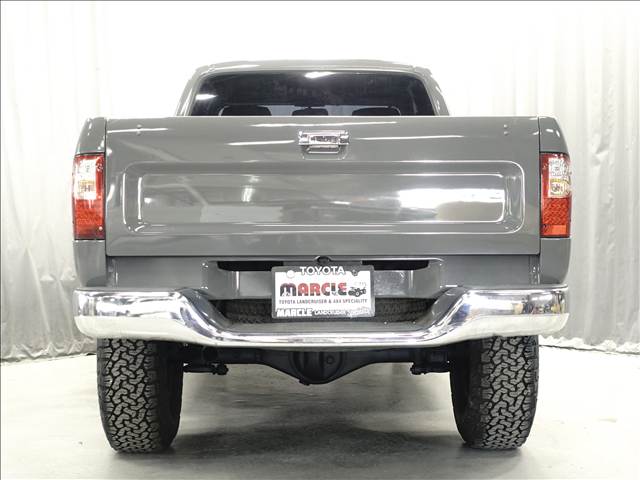 Toyota Hilux 11