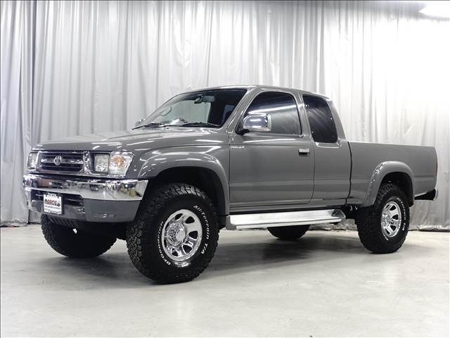 Toyota Hilux 2