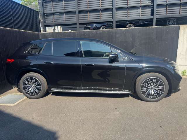 Mercedes-Benz EQS SUV 4