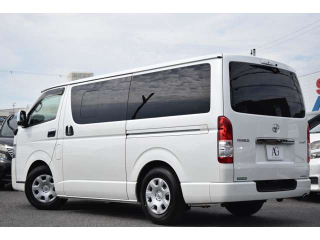 Toyota Hiace Van 12