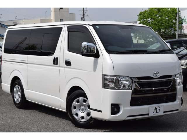 Toyota Hiace Van 2