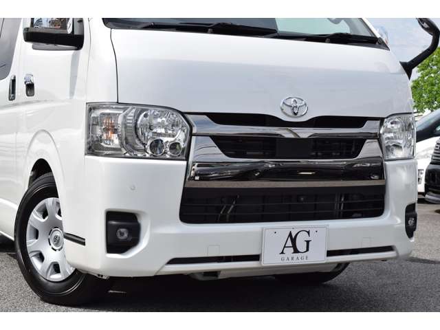 Toyota Hiace Van 4