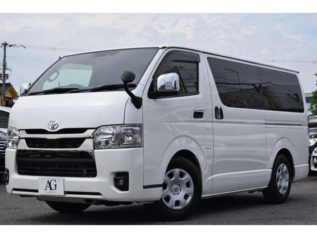 Toyota Hiace Van 5