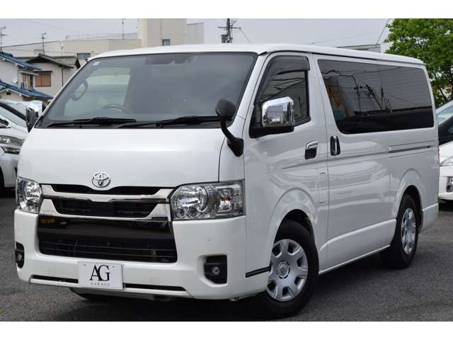 Toyota Hiace Van 6