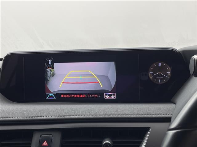 Lexus UX 6
