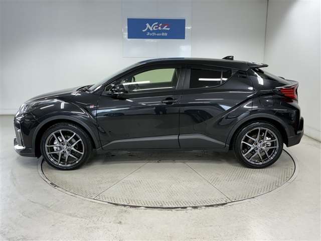 Toyota C-HR 4