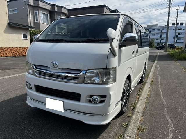Toyota Hiace Van 2