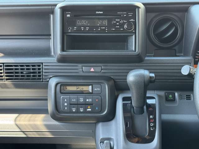 Honda N-VAN 8