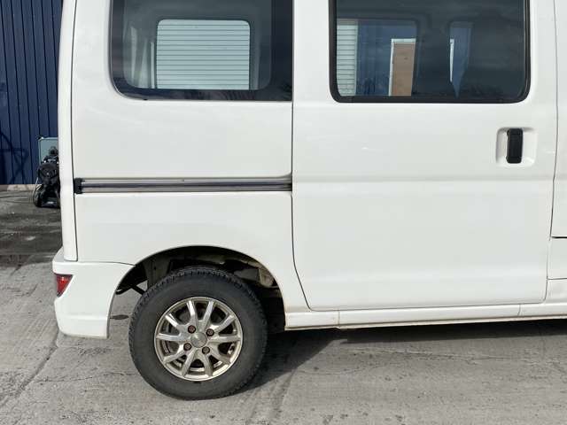 Daihatsu Hijet Cargo 12