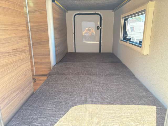 Toyota Camroad 8