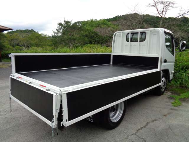 Mitsubishi Fuso Canter 9