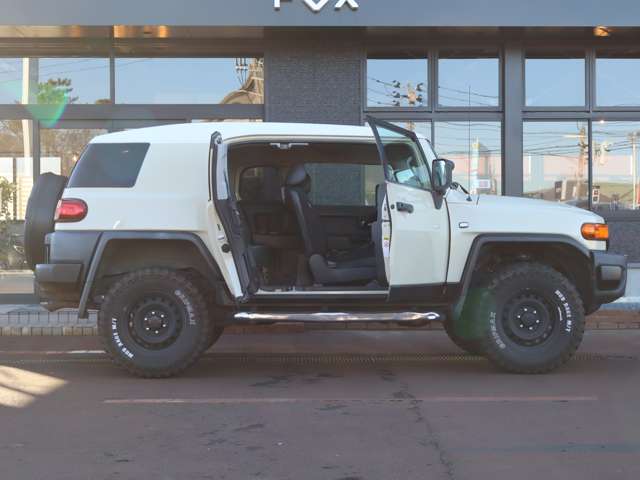 Toyota FJ Cruiser 12
