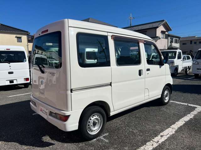 Daihatsu Hijet Cargo 5