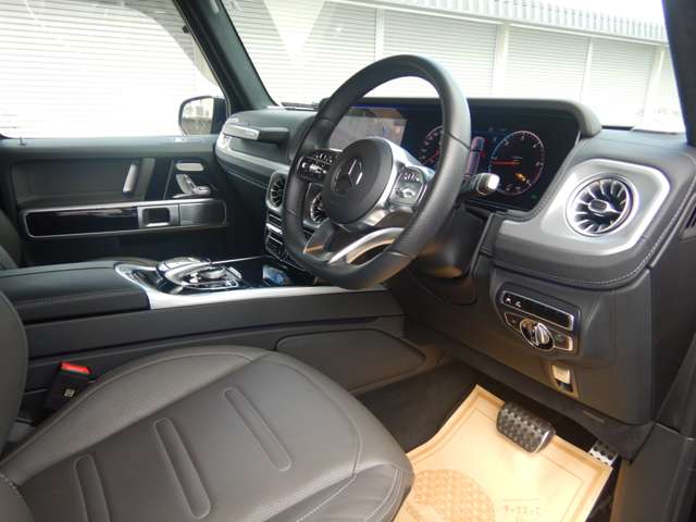 Mercedes-Benz G-Class 8