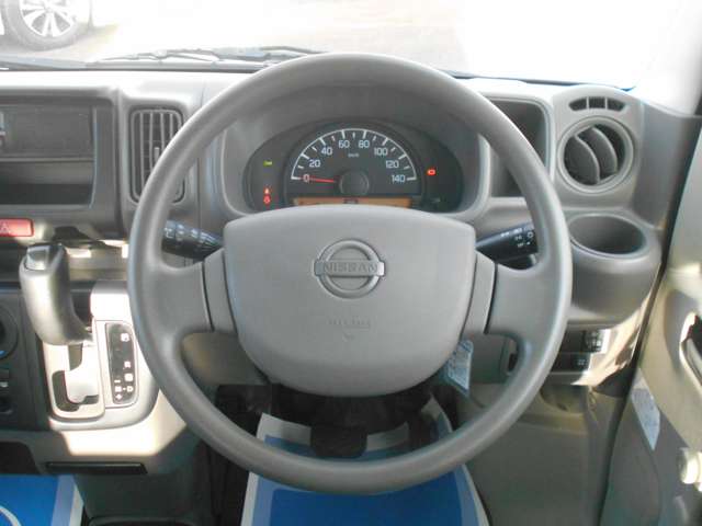 Nissan NV100 Clipper 10