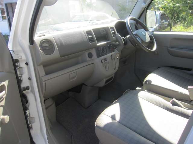 Nissan NV100 Clipper 11