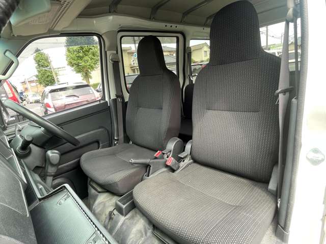 Daihatsu Hijet Cargo 12