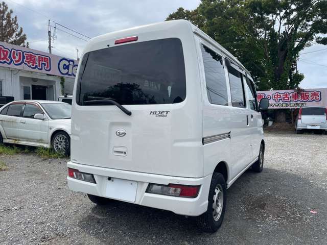 Daihatsu Hijet Cargo 2