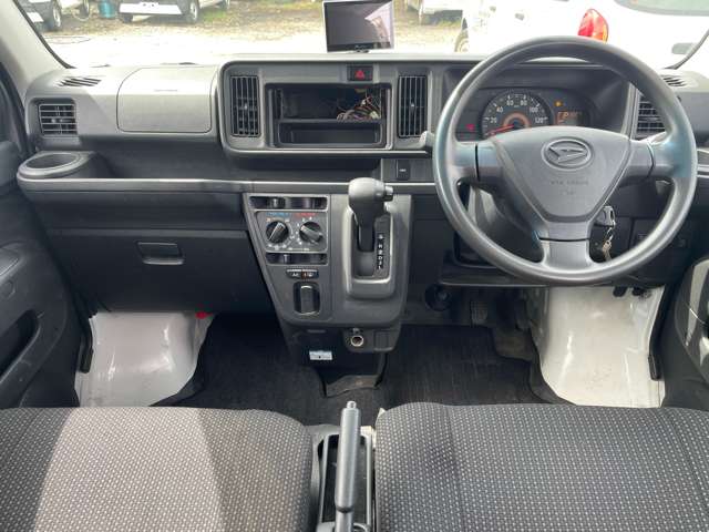 Daihatsu Hijet Cargo 3