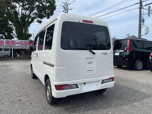 Daihatsu Hijet Cargo 10