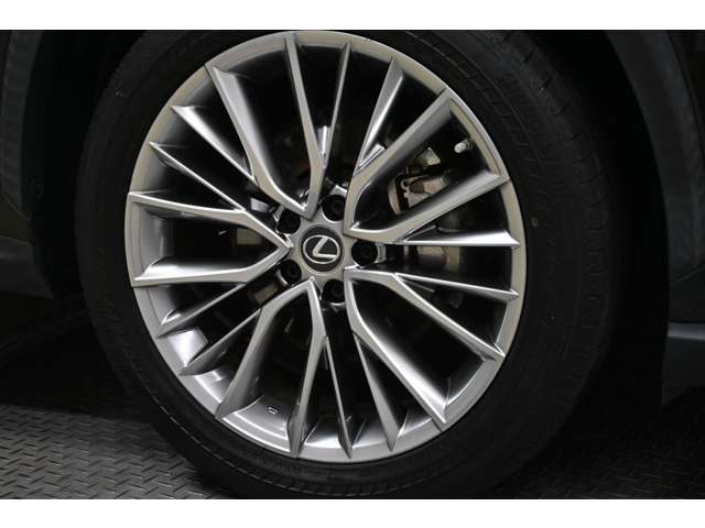 Lexus NX 7