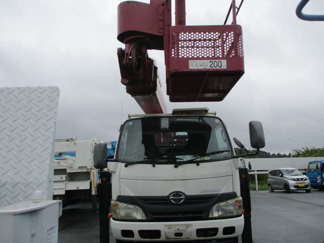 Hino Dutro 2