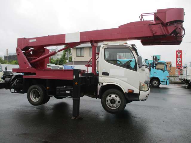 Hino Dutro 4