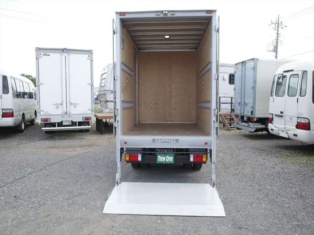Isuzu Elf 11