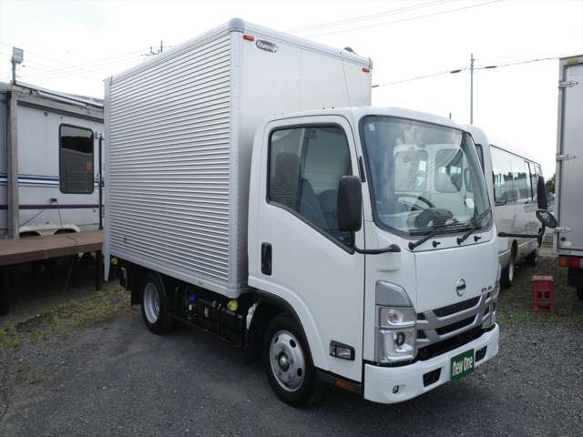 Isuzu Elf 4