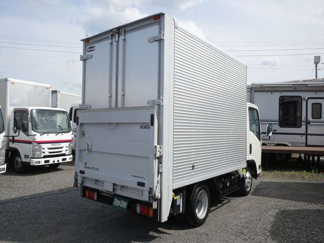Isuzu Elf 6