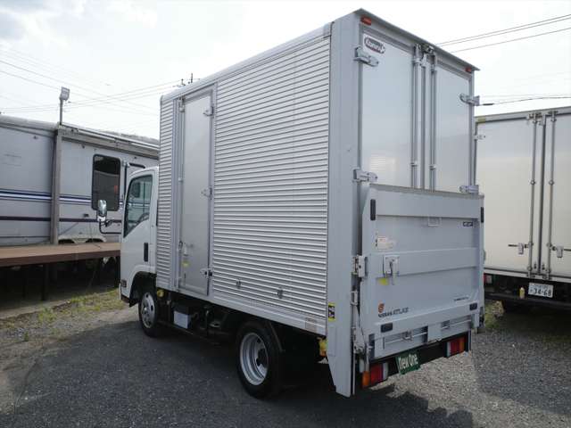 Isuzu Elf 8