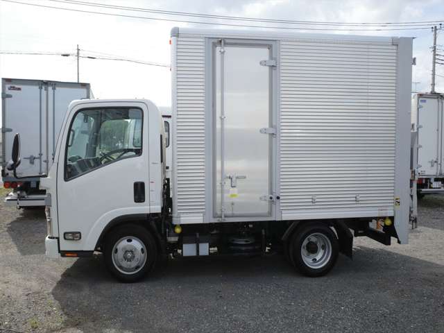 Isuzu Elf 9