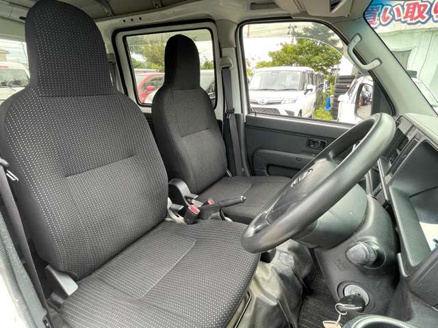 Daihatsu Hijet Cargo 11