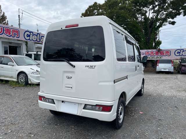 Daihatsu Hijet Cargo 2