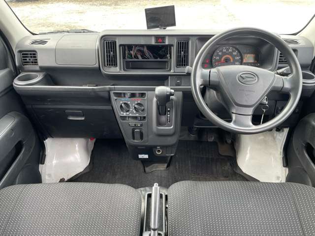 Daihatsu Hijet Cargo 3