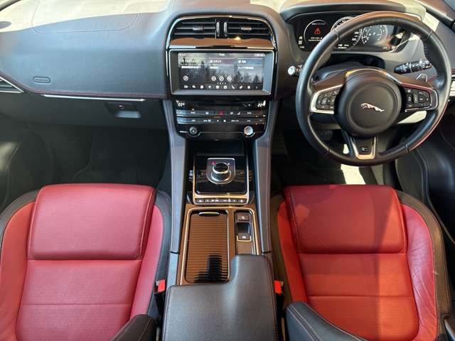 Jaguar F-Pace 3