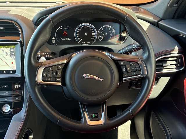 Jaguar F-Pace 5