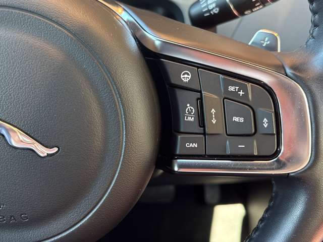 Jaguar F-Pace 7