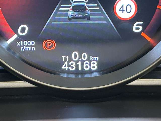 Volvo V40 Cross Country 10
