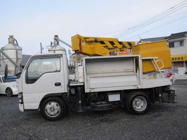 Isuzu Elf 2