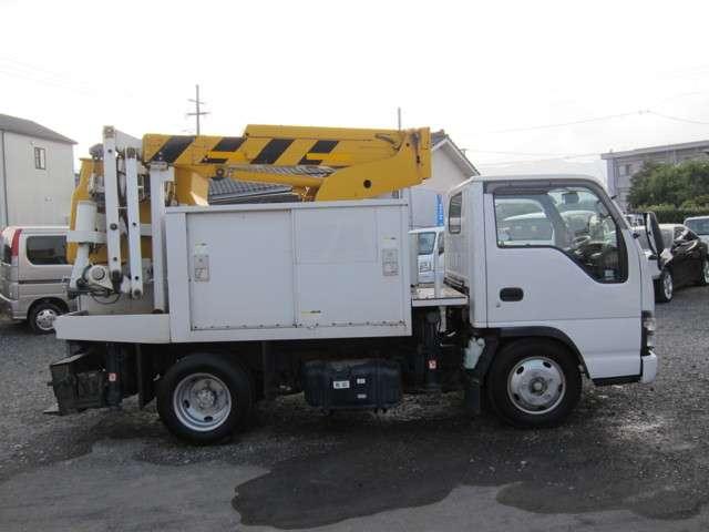 Isuzu Elf 6