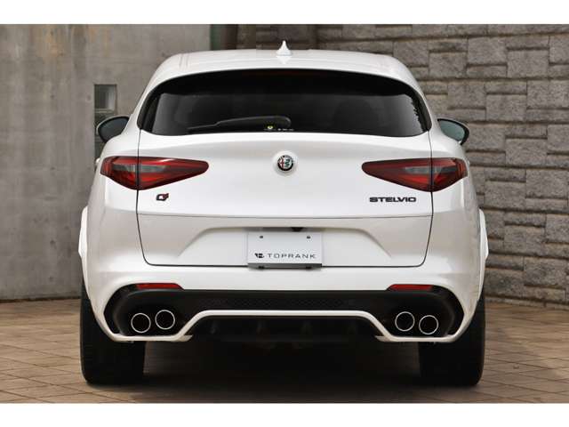 Alfa Romeo Stelvio 9