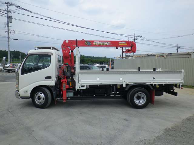 Hino Dutro 3