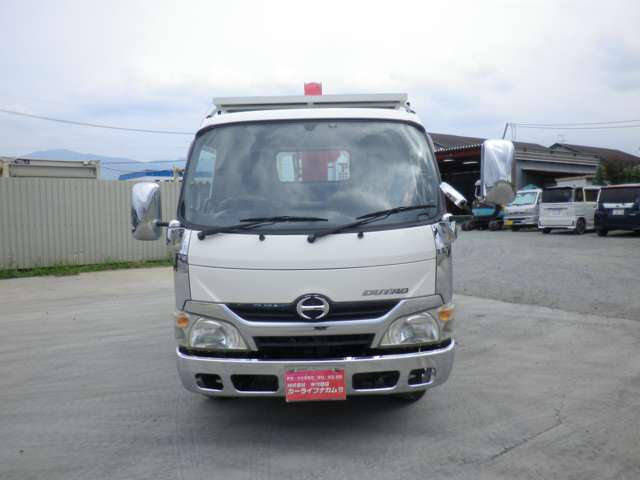 Hino Dutro 4