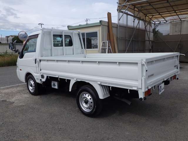 Mazda Bongo Truck 2