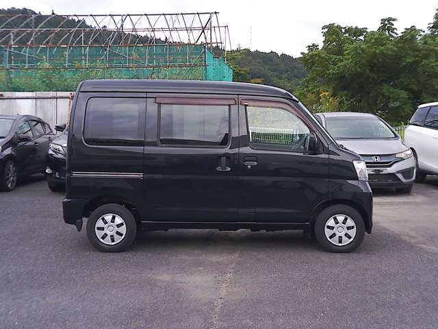 Daihatsu Hijet Cargo 7