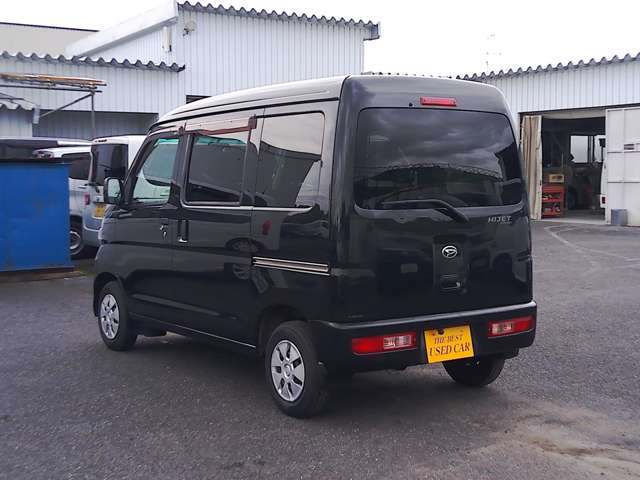 Daihatsu Hijet Cargo 10